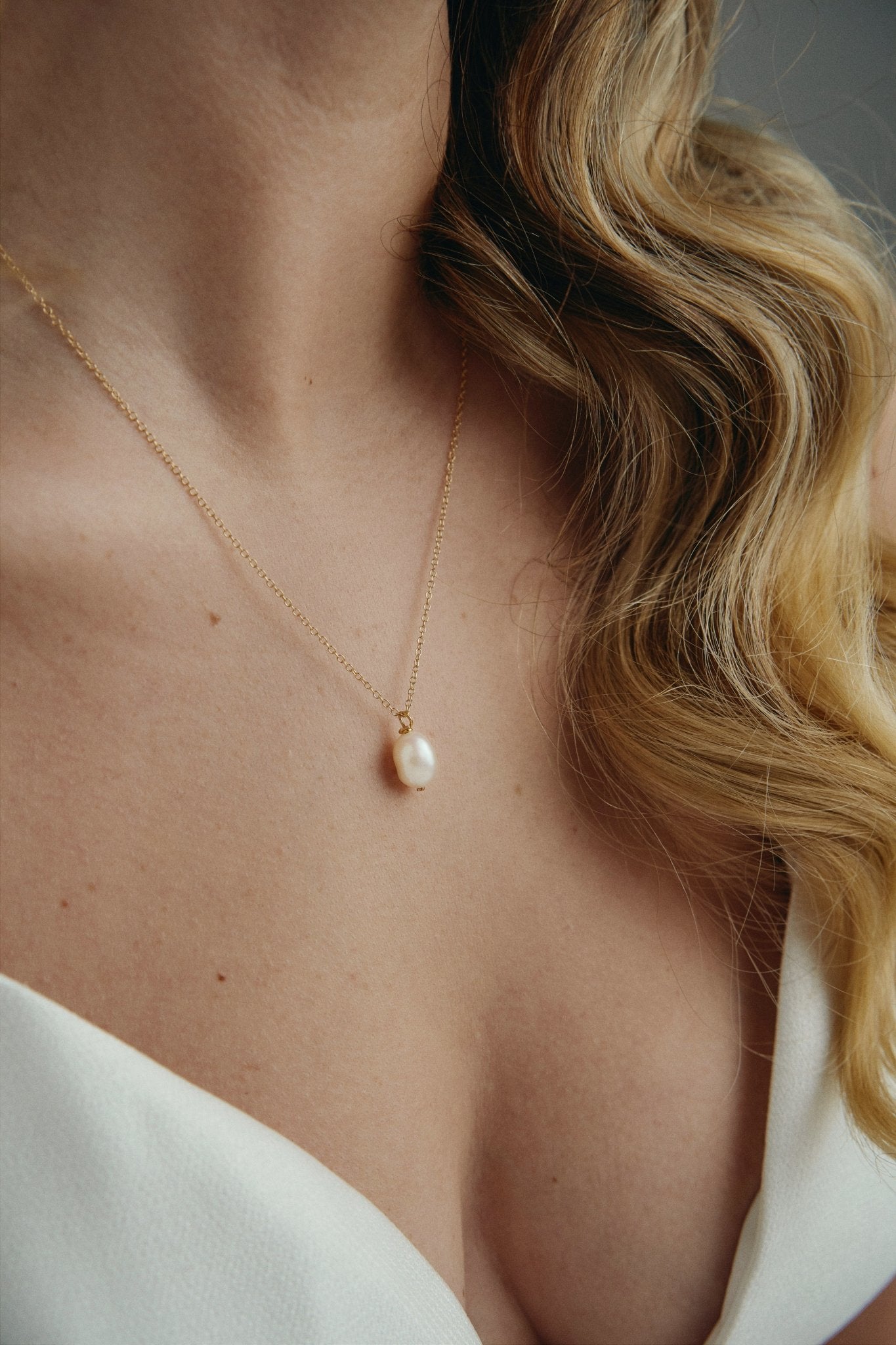 Lucy baroque pearl gold necklace