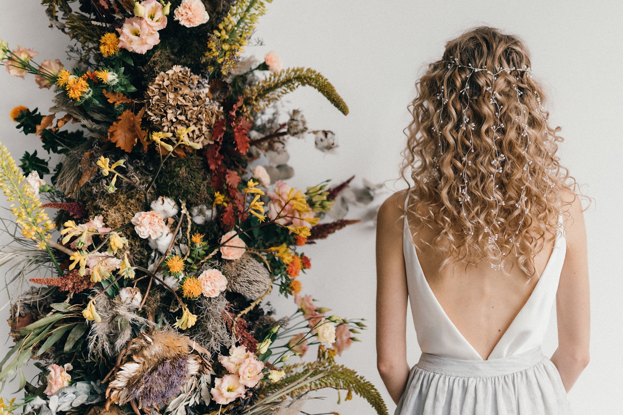 30 Botanical bridal hair accessories for nature-inspired brides