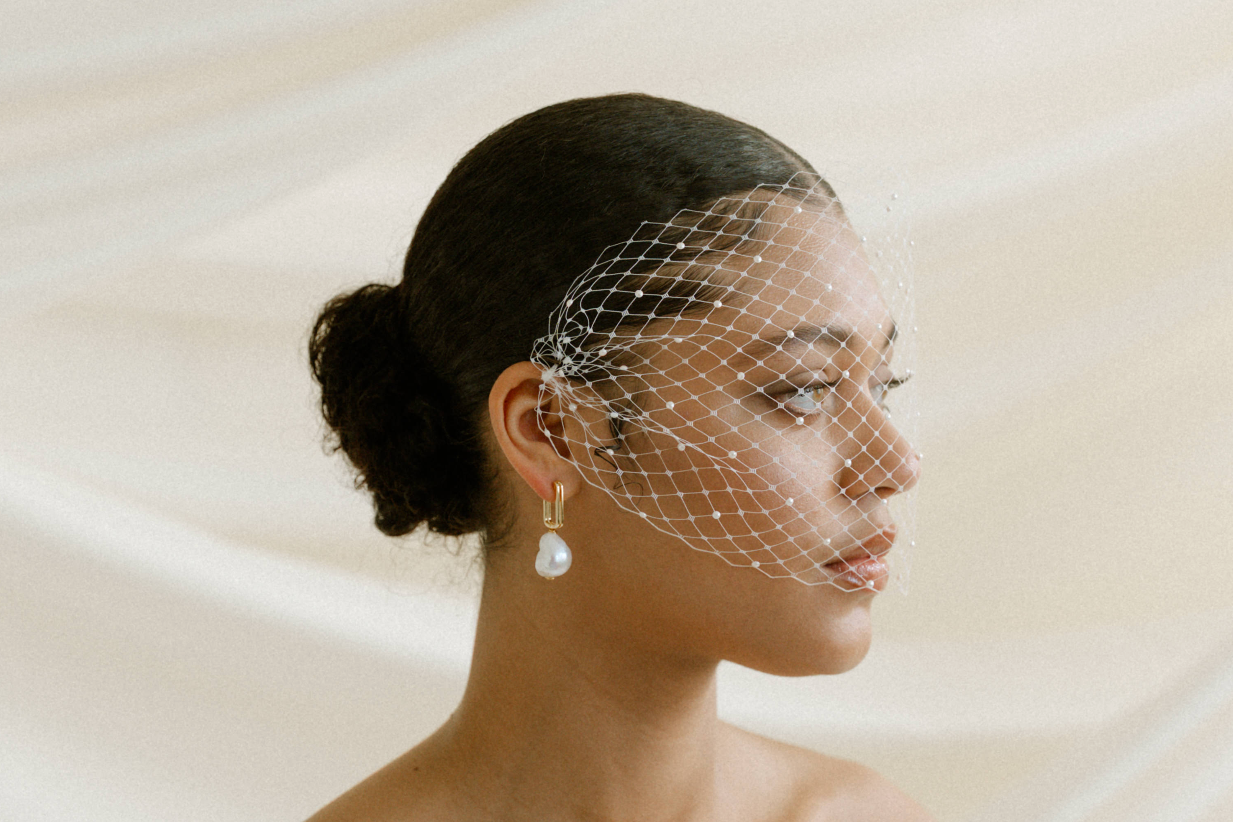 How to Style a Birdcage Veil: Pinning Tips for Every Head Shape