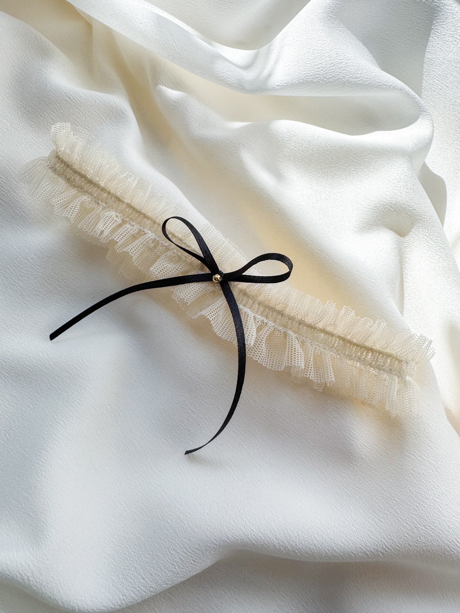 Bonnie Elegant Bow Garter 