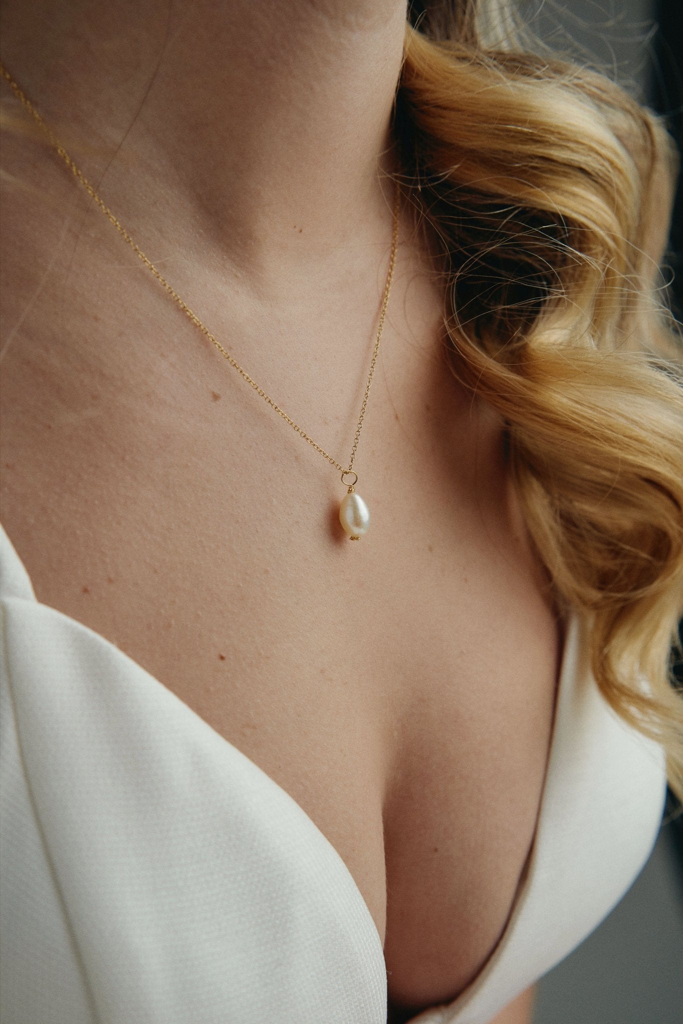 Gold teardrop freshwater pearl necklace