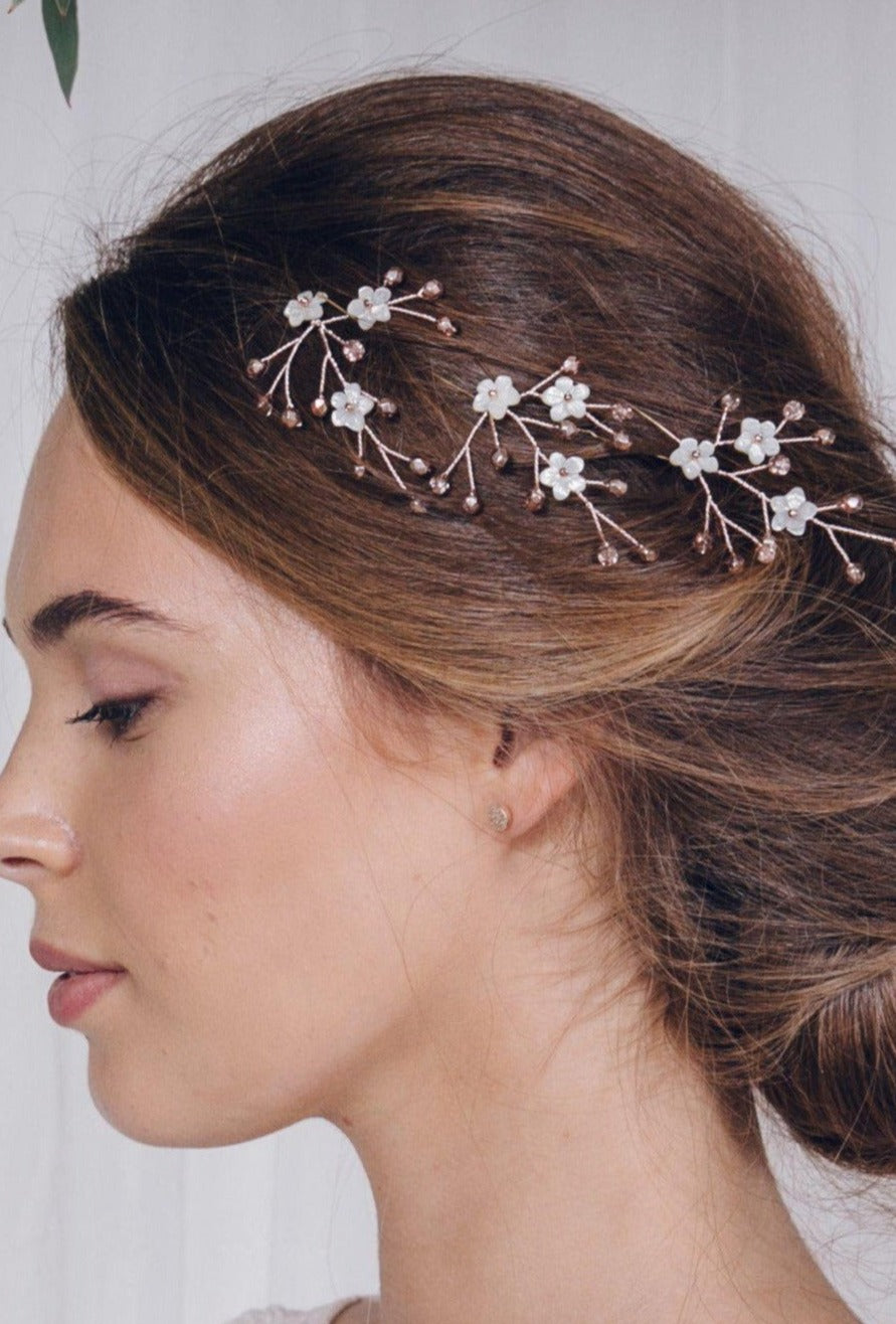 Flower wedding hairpins trio in mother of pearl and crystal 