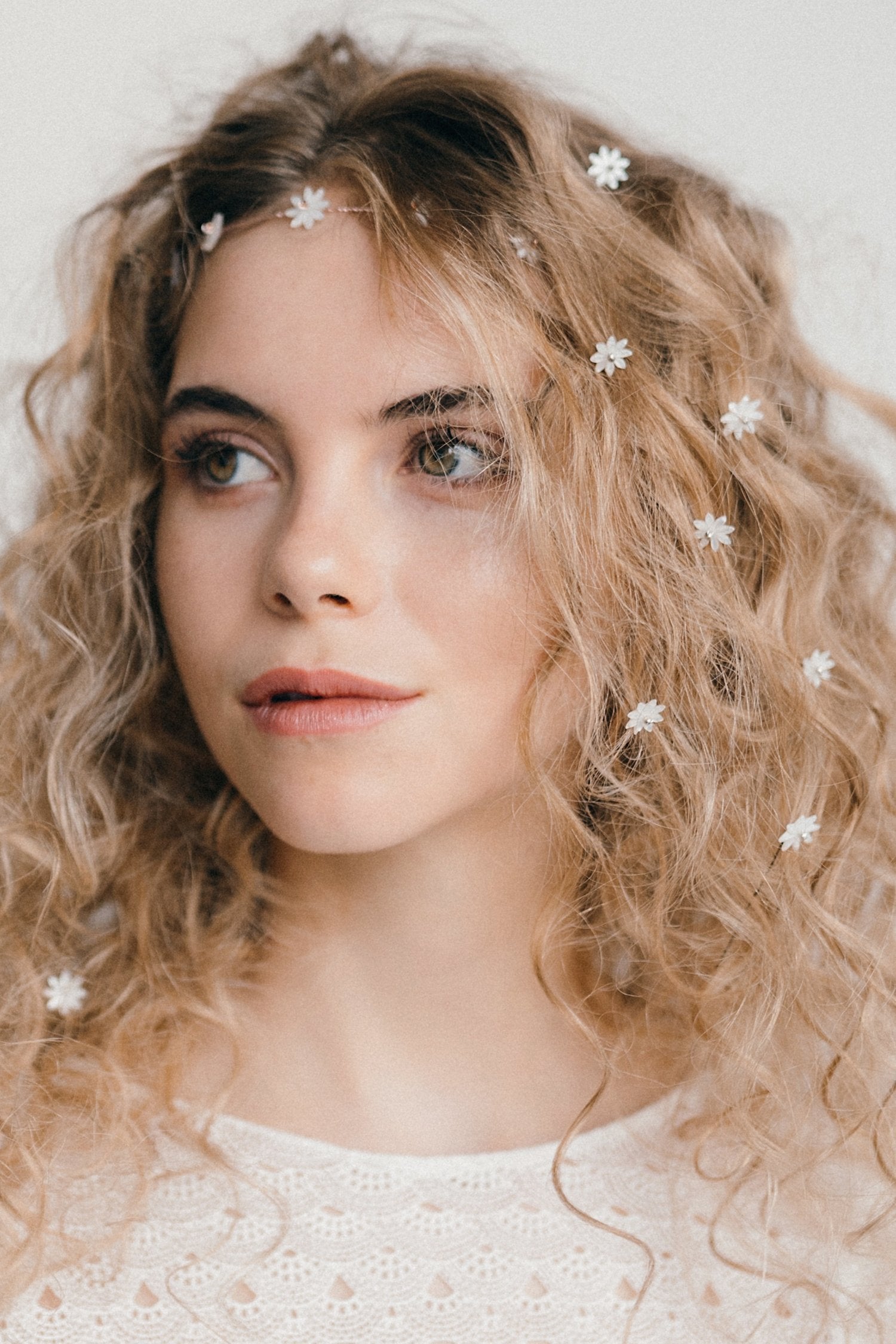 Daisy wedding hairvine and hairpins