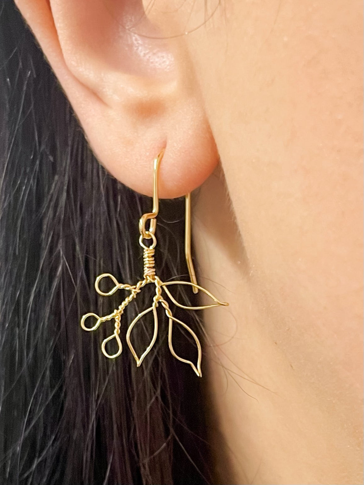 Berry and leaf design gold drop earrings