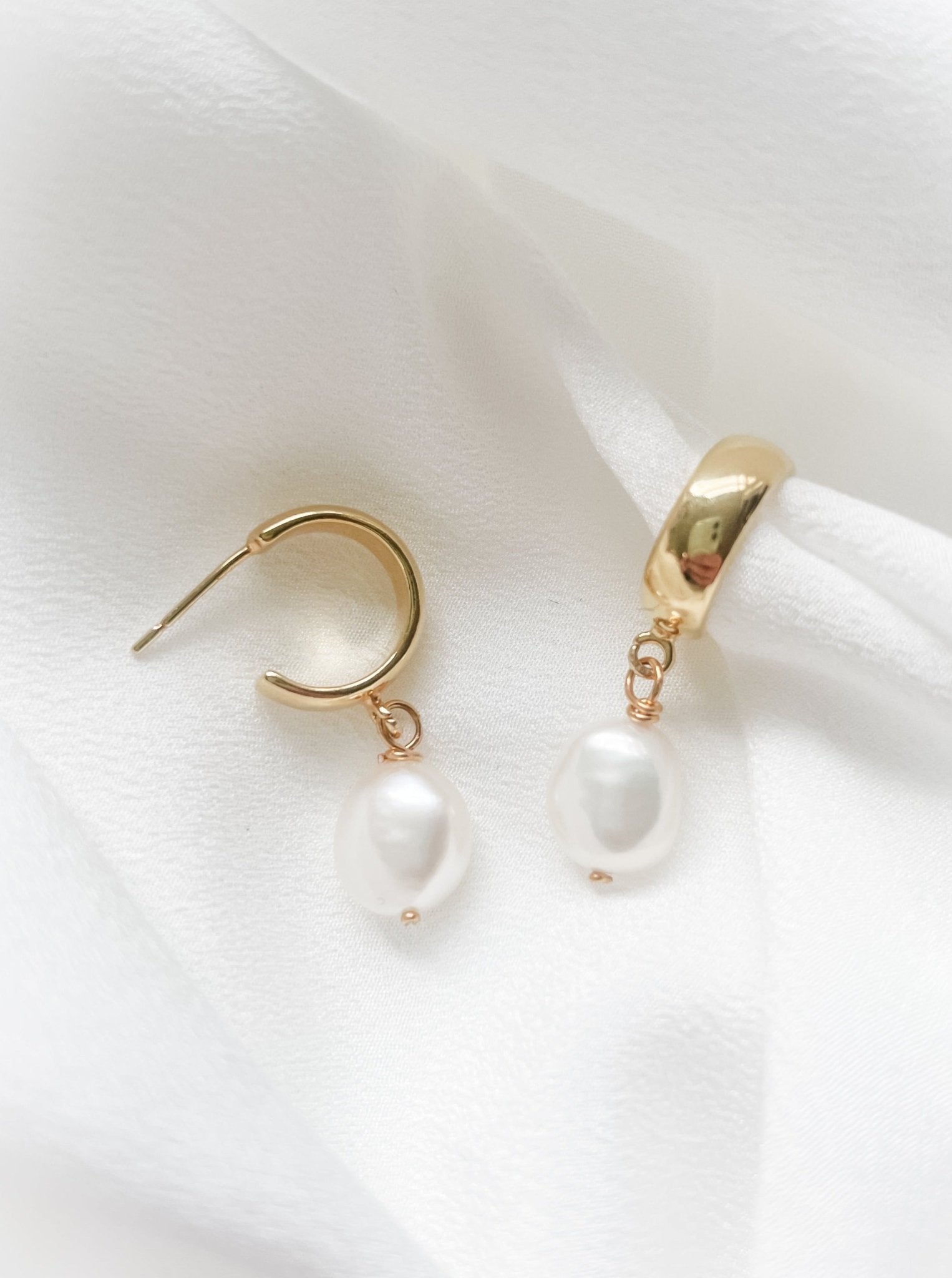 Maddie gold thick hoop baroque pearl earrings