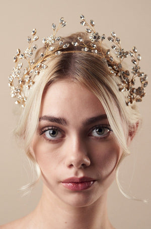 Small crystal and pearl wedding hairpin - India