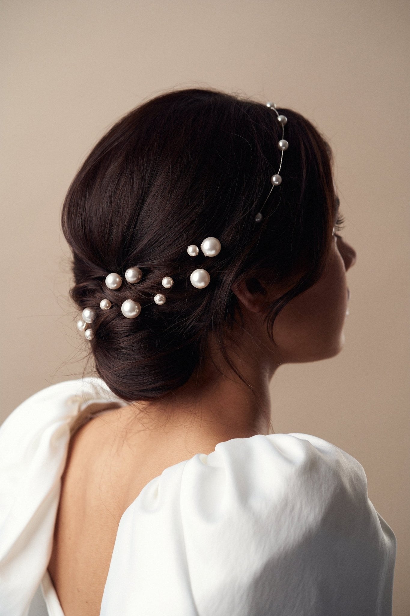 Simple pearl headband with matching single pearl hairpins  - Pru